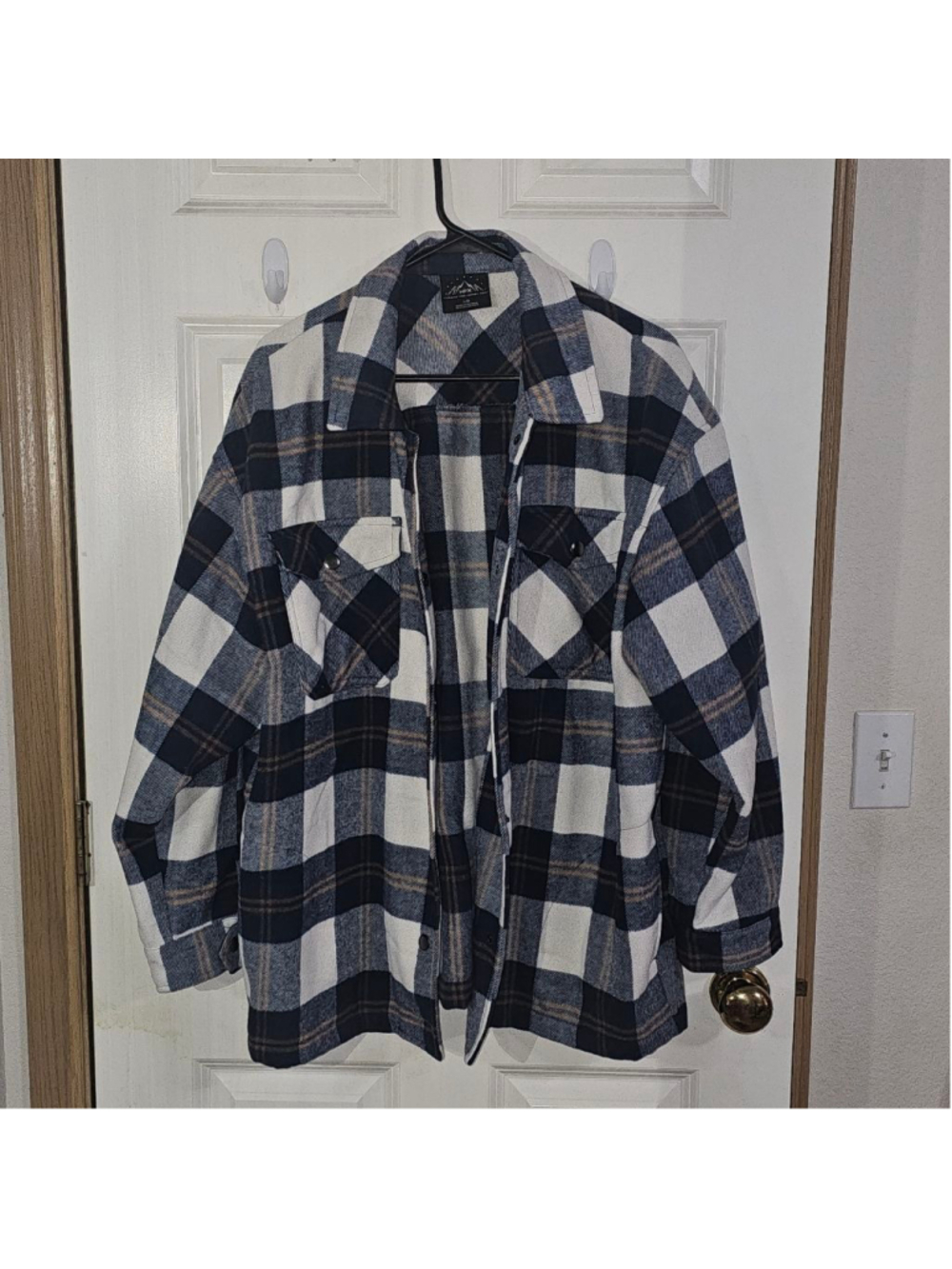 HFX‎ womens plaid blue and white size L polyester button up shirt.